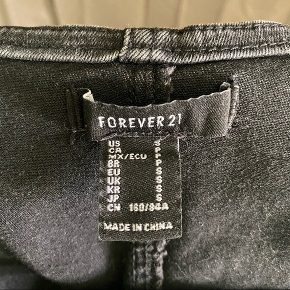 Black Denim Lace-Up Vest - Picture 5 of 5